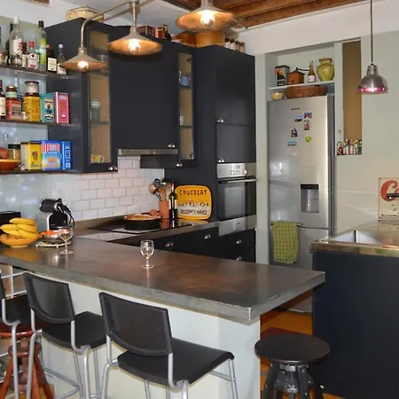 Apartment Typical Familial Old In Center *