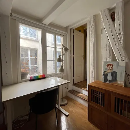 Apartment Typical Familial Old In Center *